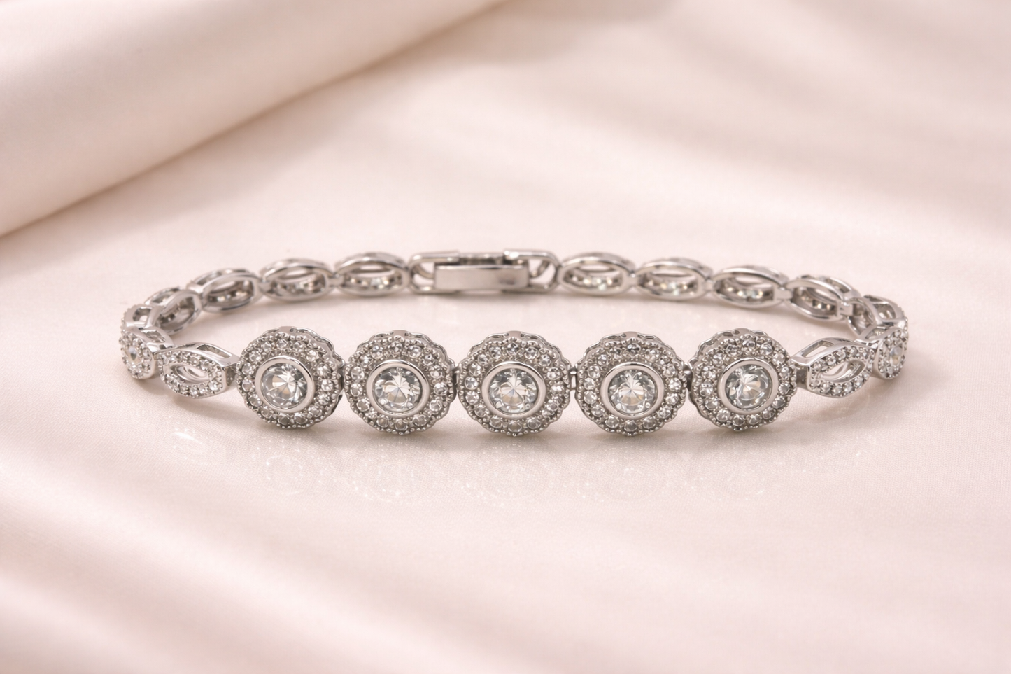 Bratara Royal Tennis